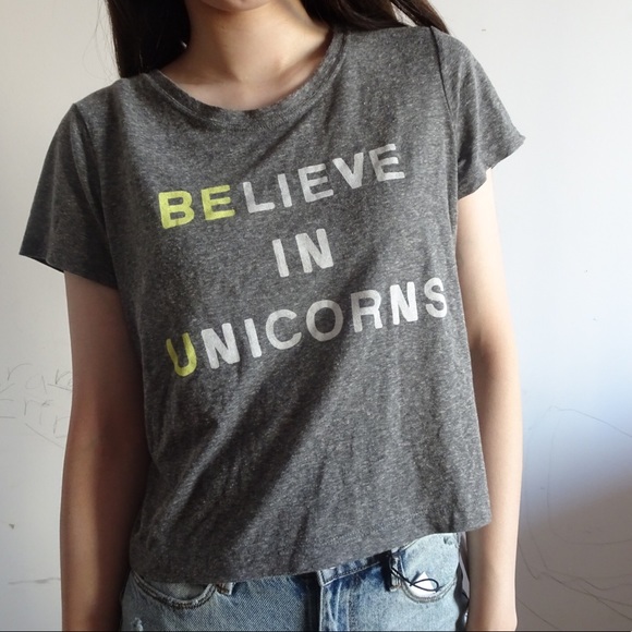 2 for 20$ 👚
BElieve in Unicorns tee - Picture 2 of 4
